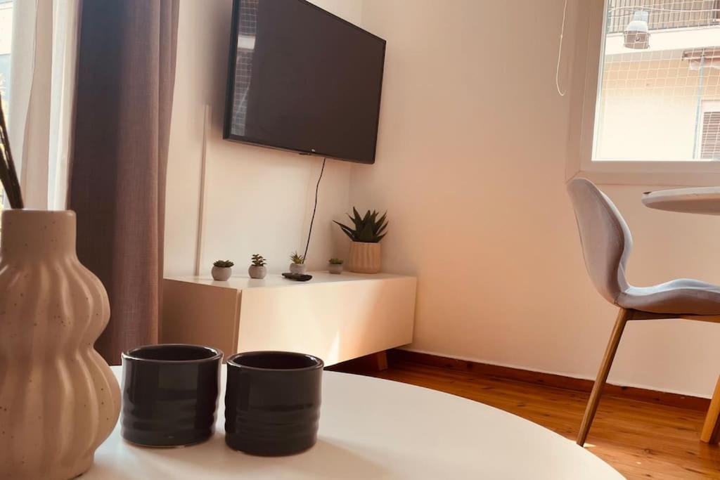 Daisy Apartment 15 Min To Acropolis Athens Luaran gambar