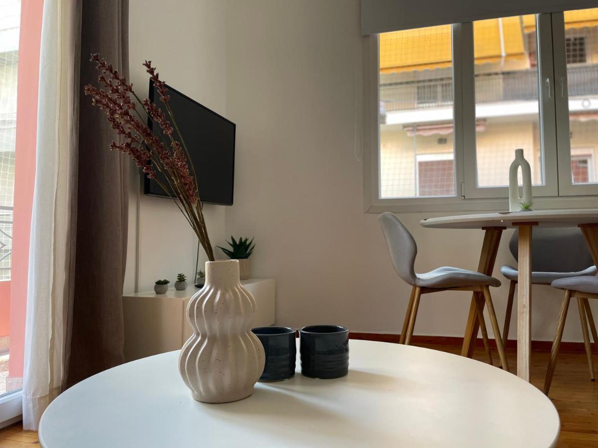 Daisy Apartment 15 Min To Acropolis Athens Luaran gambar