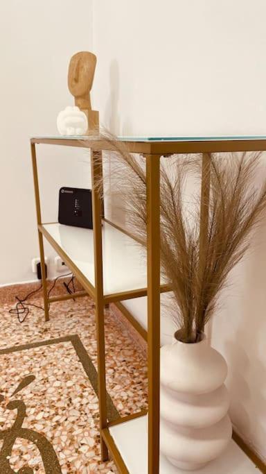 Daisy Apartment 15 Min To Acropolis Athens Luaran gambar