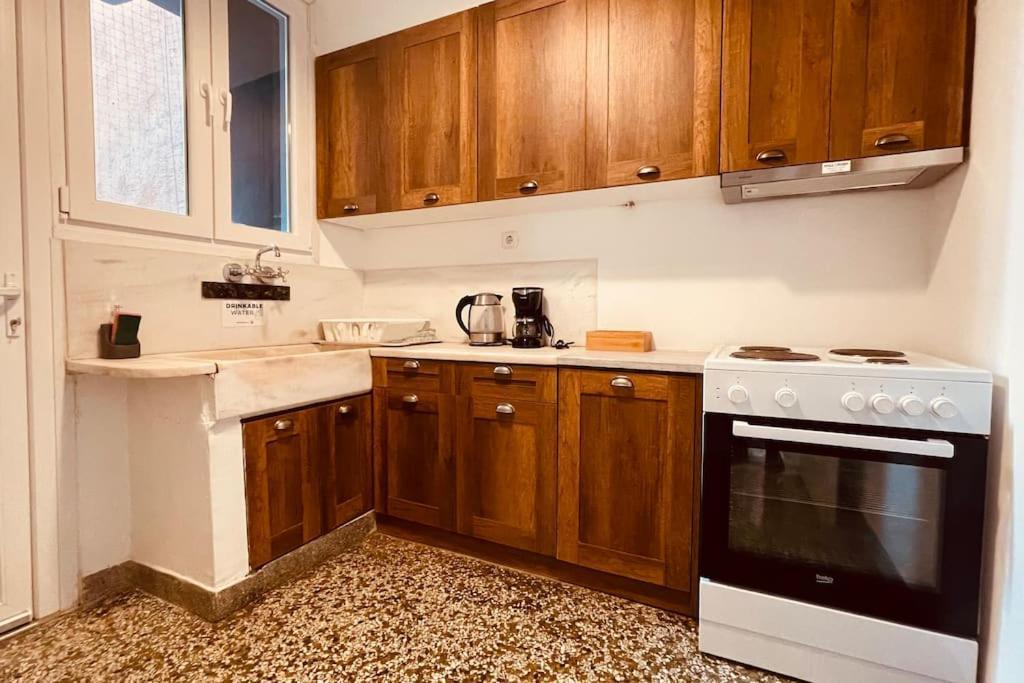 Daisy Apartment 15 Min To Acropolis Athens Luaran gambar