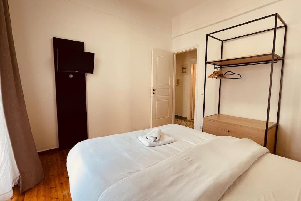 Daisy Apartment 15 Min To Acropolis Athens Luaran gambar