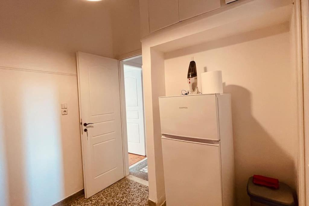 Daisy Apartment 15 Min To Acropolis Athens Luaran gambar