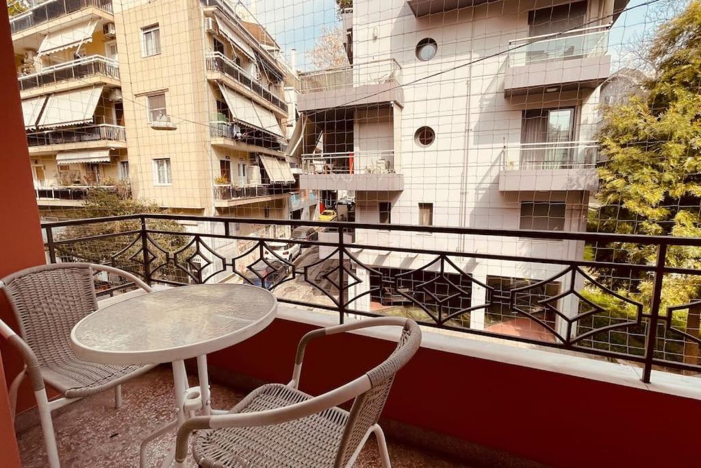 Daisy Apartment 15 Min To Acropolis Athens Luaran gambar