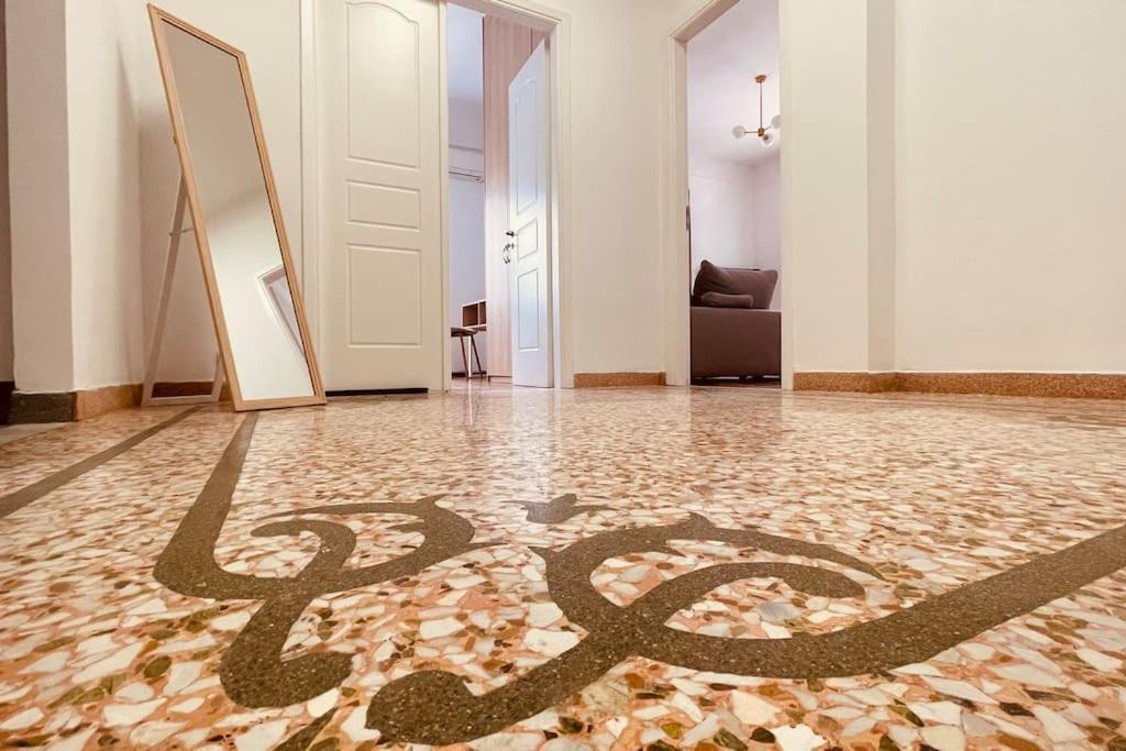 Daisy Apartment 15 Min To Acropolis Athens Luaran gambar