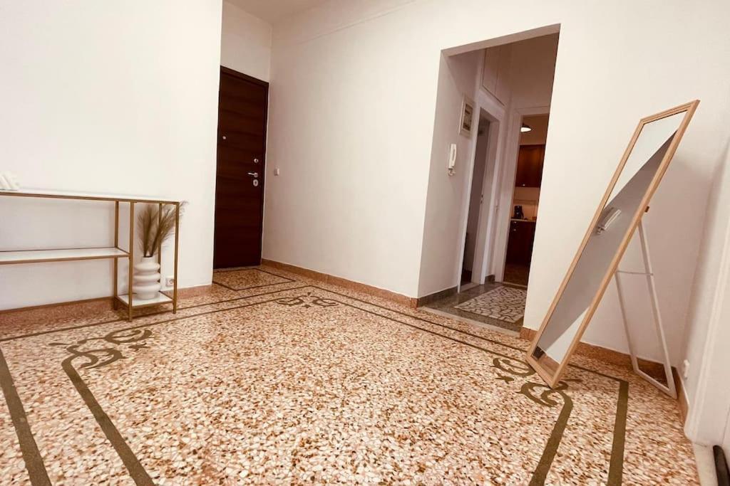 Daisy Apartment 15 Min To Acropolis Athens Luaran gambar