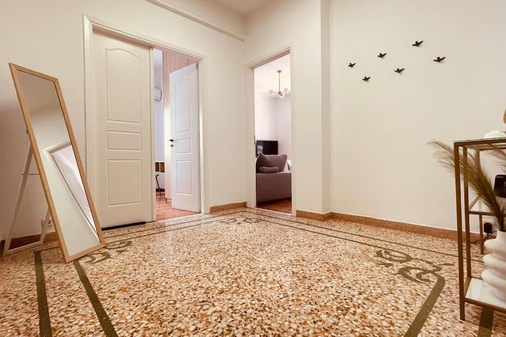 Daisy Apartment 15 Min To Acropolis Athens Luaran gambar