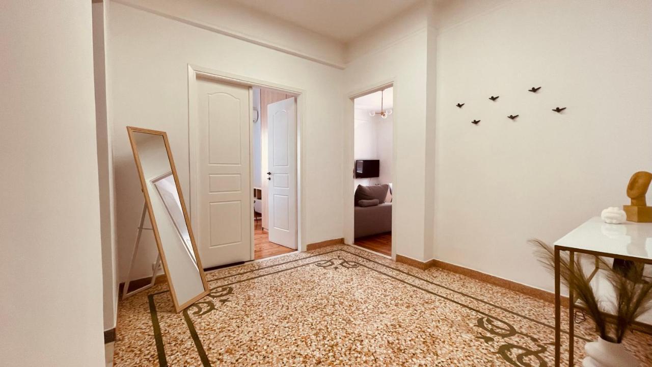 Daisy Apartment 15 Min To Acropolis Athens Luaran gambar